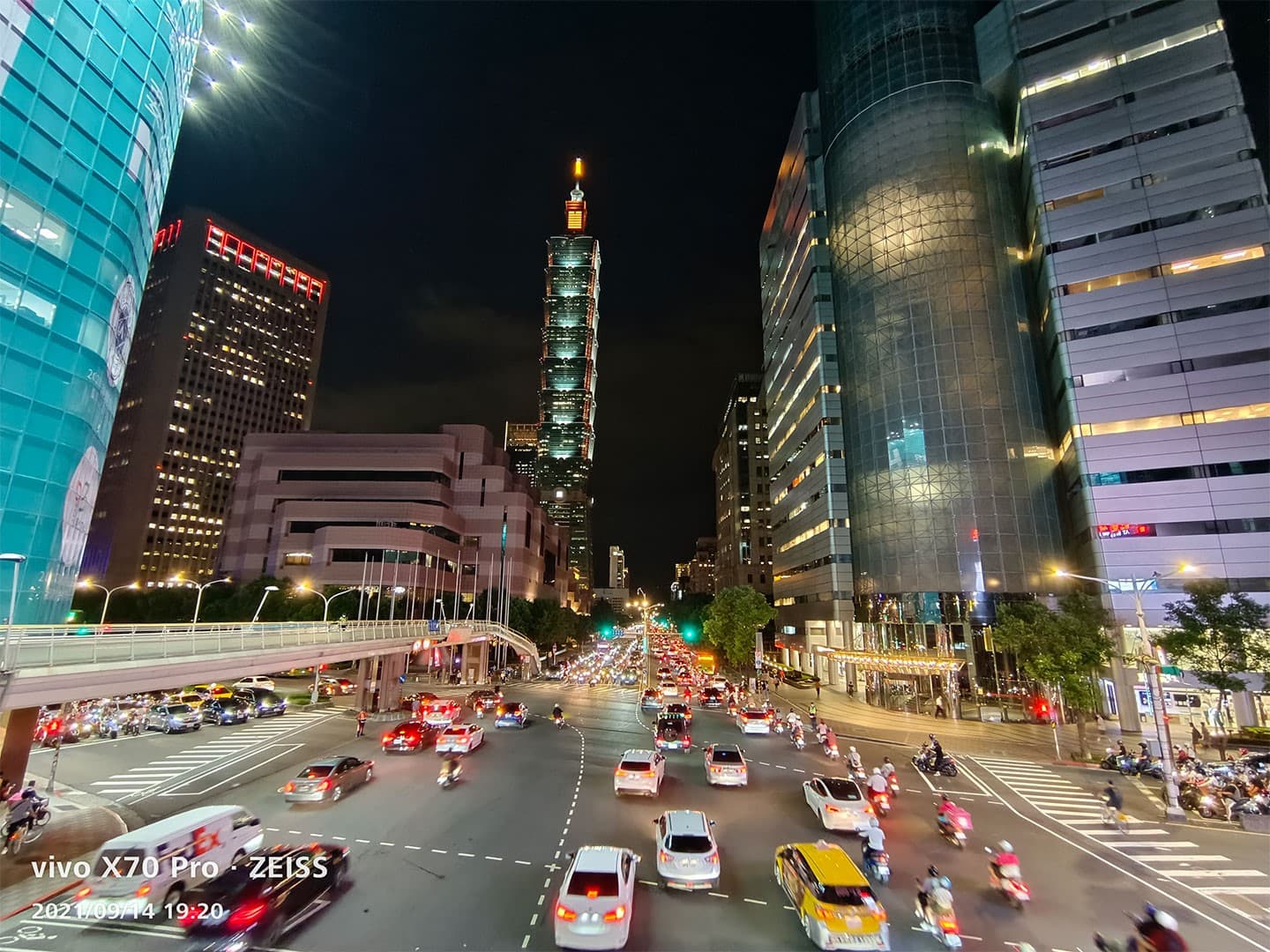 新世代蔡司攝影旗艦 vivo X70 Pro 深度評析，大量實拍測試見真章！