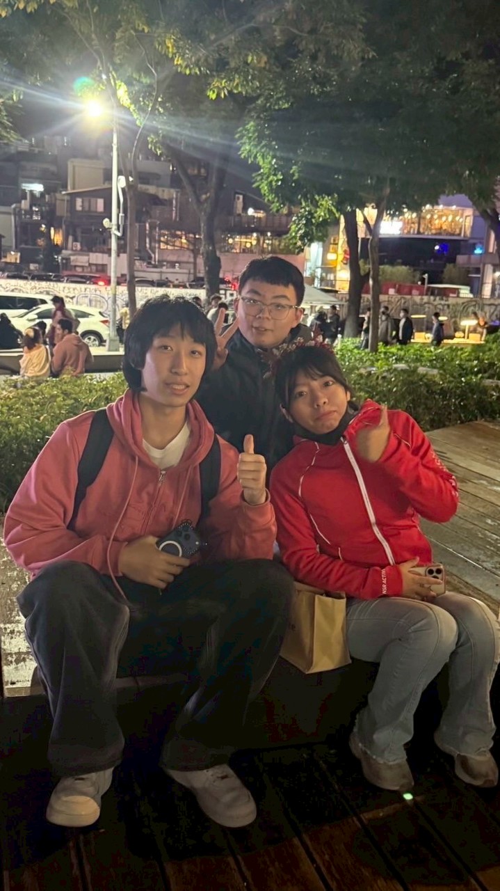 克愛哩兩敗