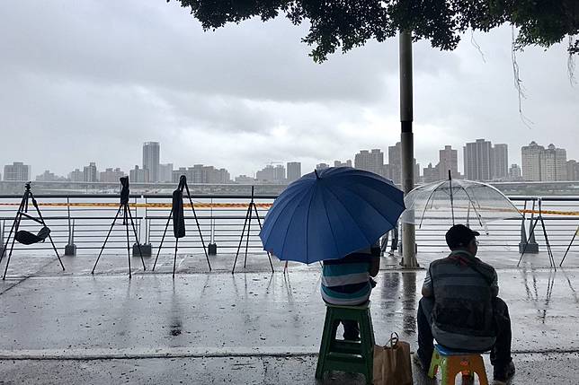 快訊 巴威颱風攪局大稻埕煙火節 淡水七夕光雕煙火延期 上報 Line Today