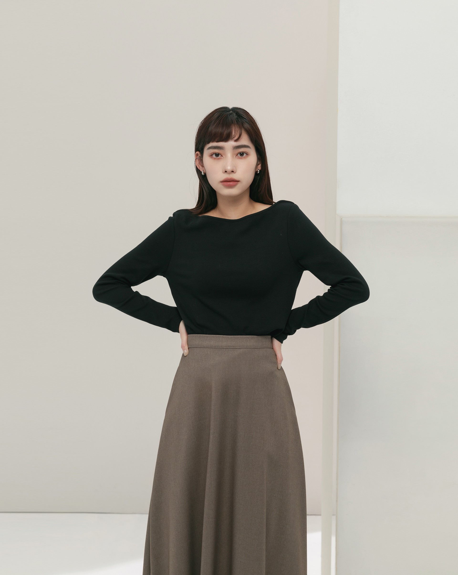 時髦顯瘦一字領設計/日常好搭上衣款式