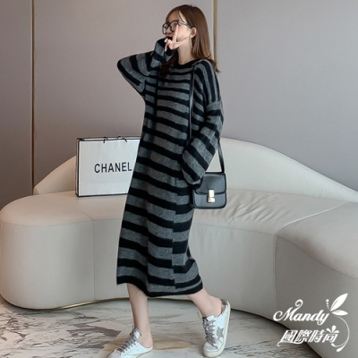 風格 休閒 袖長 長袖 領型 圓領 裙長 中長裙 圖案 條紋
