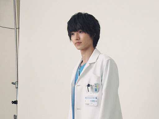 7 Rekomendasi Film Dan Serial Keren Yang Dibintangi Yamazaki Kento Buat Kamu Yang Suka Alice In Borderland Facetofeet Com Line Today