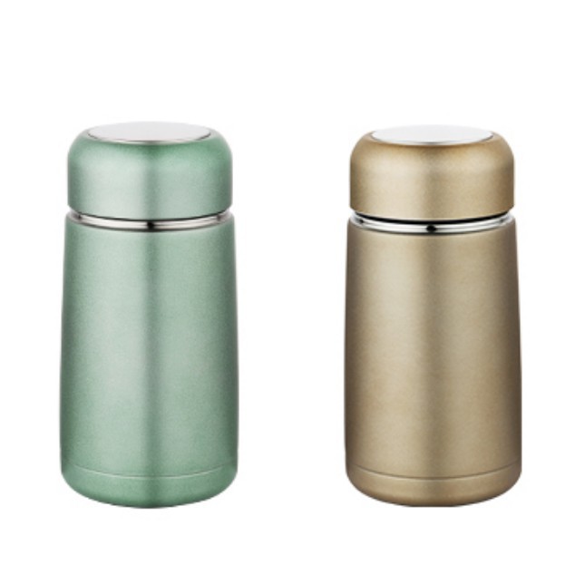 品名：時尚個性飲水杯材質: 304不銹鋼容量: 201mL(含)-300mL(含)流行元素: 小清新適用空間: 戶外顏色分類: 黃色 紅色 綠色 銀色用途: 保溫杯主圖來源: 自主實拍圖杯子容量值: 