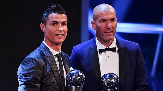 Penyerang nayar Juventus, Cristiano Ronaldo (kiri) dan mantan pelatih Real Madrid, Zinedine Zidane (Ben STANSALL / AFP)