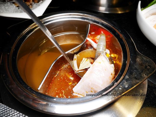 【內湖美食】明水然日式海鮮鍋物 #個人鴛鴦鍋 #黑松露牛奶鍋 #椰子雞鍋 #馬賽蕃茄海鮮 #無菜單鐵板燒 (17).JPG