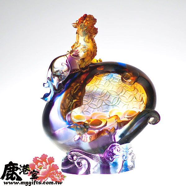 ◆設計元素：聚寶盆、貔貅、元寶、古錢n◆貔貅可鎮宅祈福以及和氣生財，轉禍為祥，能辟邪護身，表興旺。