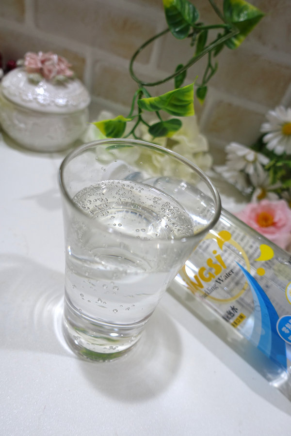 氣泡水推薦-冰澌氣泡水，無糖、無熱量、無甜味劑海洋深層水，冰澌海洋深層氣泡水、冰澌檸檬口味氣泡水、冰澌青蘋果口味氣泡水