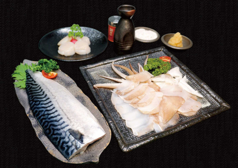 加贈的絕品海鮮組。（圖／胡同燒肉提供）