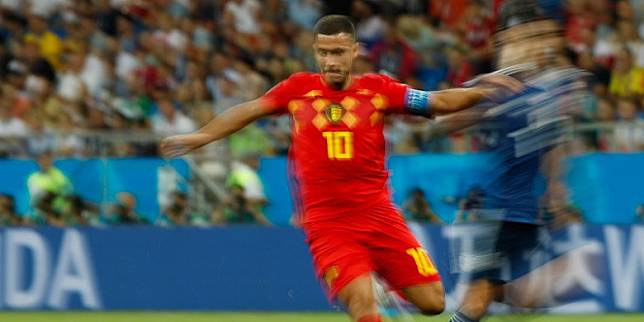  Gelandang Belgia, Eden Hazard, mengontrol bola dalam laga babak 16 besar Piala Dunia 2018 kontra Jepang di Rostov Arena, Rostov-On-Don, Rusia pada 2 Juli 2018. 