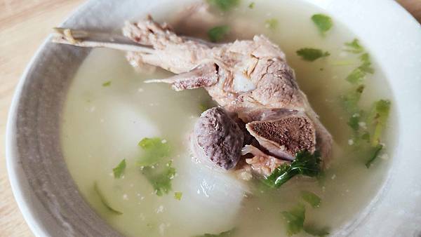 廣州街牛腩湯