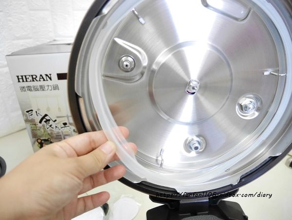 【HERAN】禾聯微電腦壓力鍋 #不沾球形內鍋 #9道自動菜單 #3種米飯口感 #壓力鍋燉肉 #煮飯燉湯 #安全防爆 #一鍵洩壓 (12).JPG