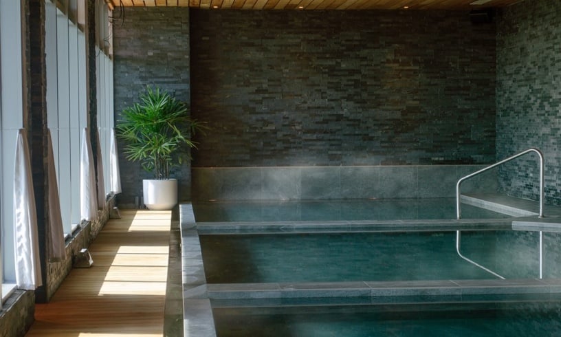 宜蘭新飯店！全台首家陸上郵輪「凱渡廣場酒店」新開幕，泡湯賞龜山島，再享海鮮吃到飽