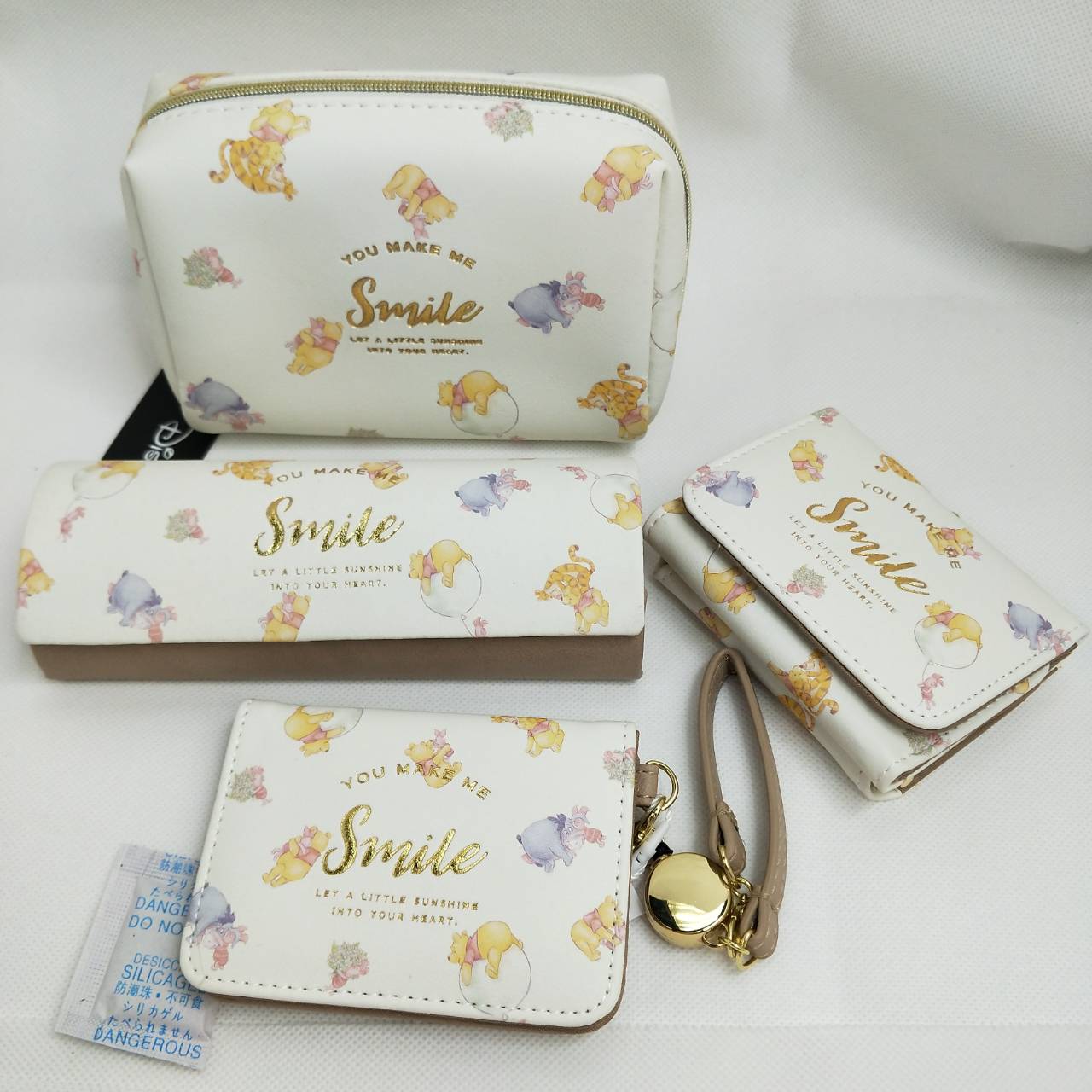 大賀屋 日貨 維尼 化妝包 收納包 包包 小包 筆袋 化妝袋 鉛筆盒 筆盒 鉛筆袋 文具 日本 正版 J00016011