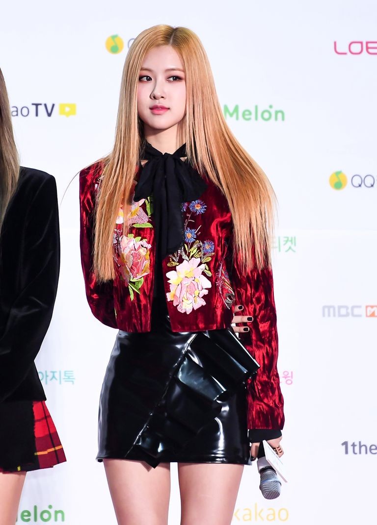 愛用ブランドは？BLACKPINK ロゼのスパイシーコーデ（25ans