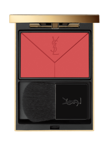 YSL專櫃腮紅推薦 | 靈感來自於時尚精品Envelope Bag，信封般的腮紅盤印上立體YSL經典logo，宛如來自YSL的情書，替女人臉頰染上最怦然心動的紅暈，情書腮紅持久色彩能以超乎想像的平滑服