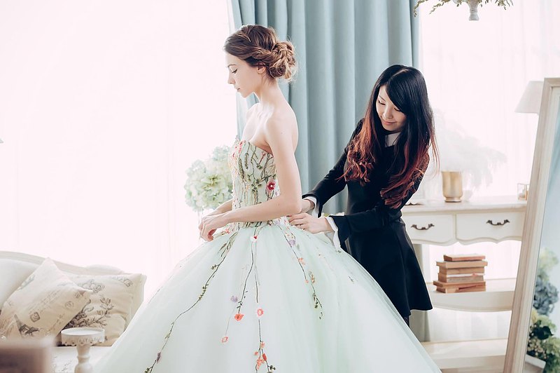 立體藤蔓雕花馬甲雕塑華麗夢幻婚紗 蘋果綠