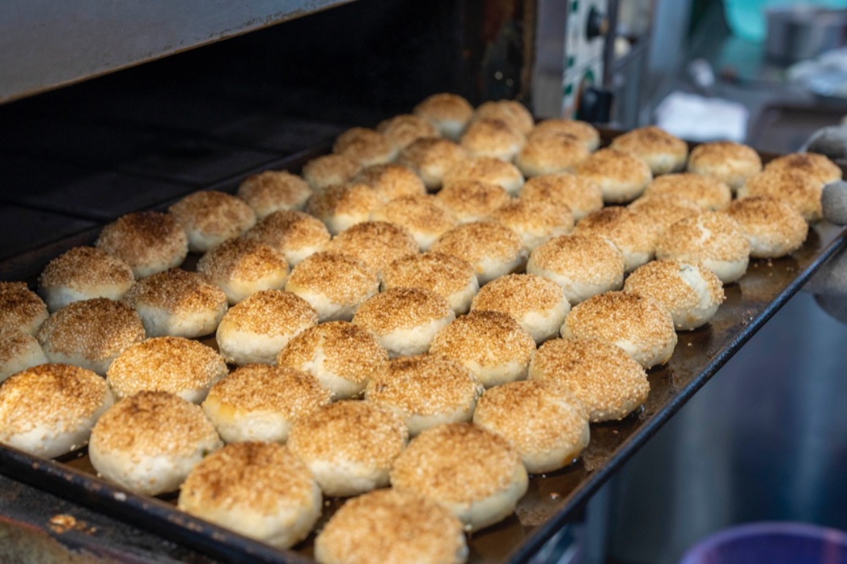 １顆才15元！新莊市場「秒殺蟹殼黃」酥香超唰嘴，爆餡芋頭餅、紅豆餅也要嗑