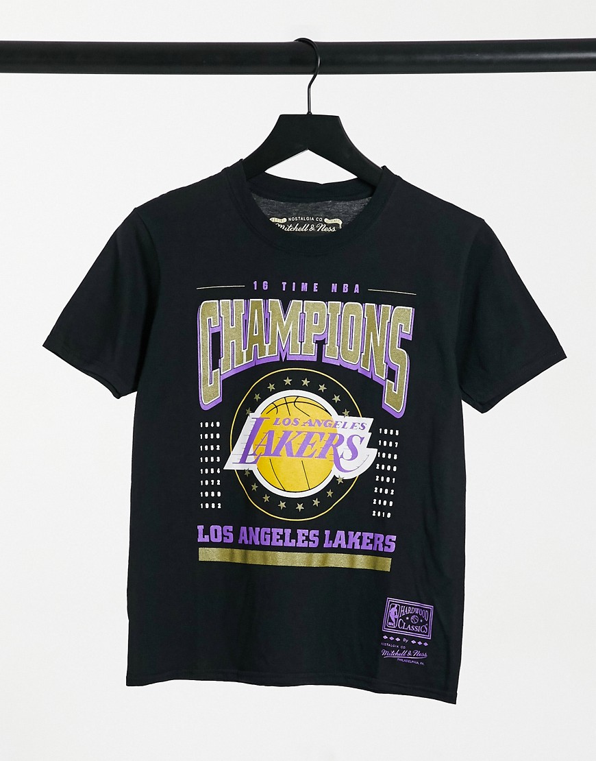T-shirt by Mitchell & Ness Varsity vibes Crew neck Short sleeves LA Lakers design Regular fit True t