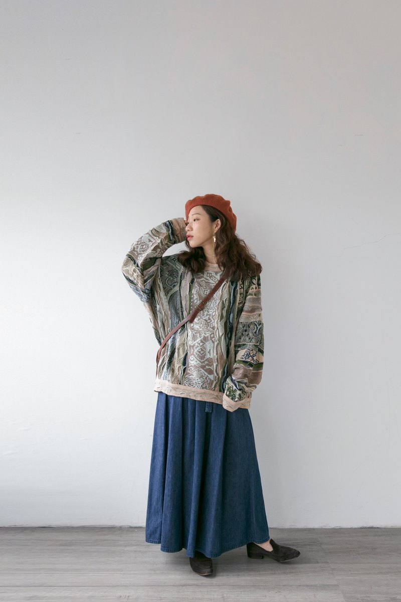 made in Australia 100% Mercerised Cotton 絲光棉 肩到袖： 79 cm 胸寬： 63 cm 袖長： x cm 全長： 63 cm