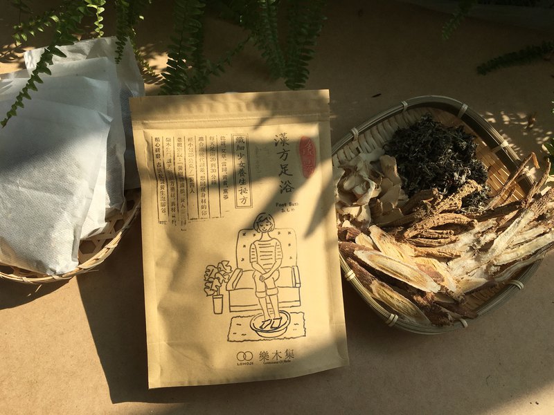 老祖宗說：「養樹需要護根，養人需要護腳」，樂木集嚴選天然漢方藥材，真材實料、精心研磨，古法配置養生泡腳包。藉由中藥足浴原理，把腳浸泡在中藥包的溫熱的水中，可直接刺激經絡穴位，改善氣血循環，有三種漢方主