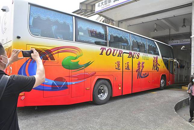 遊覽車評鑑趨嚴騰龍通運車輛撞山難達安全門檻 中央通訊社 Line Today