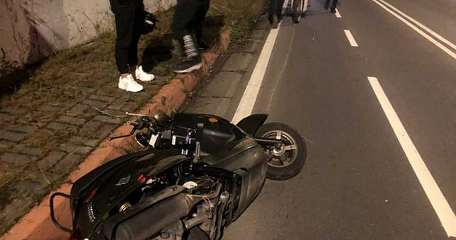 19歲騎士深夜自撞　臉部毀容不治身亡