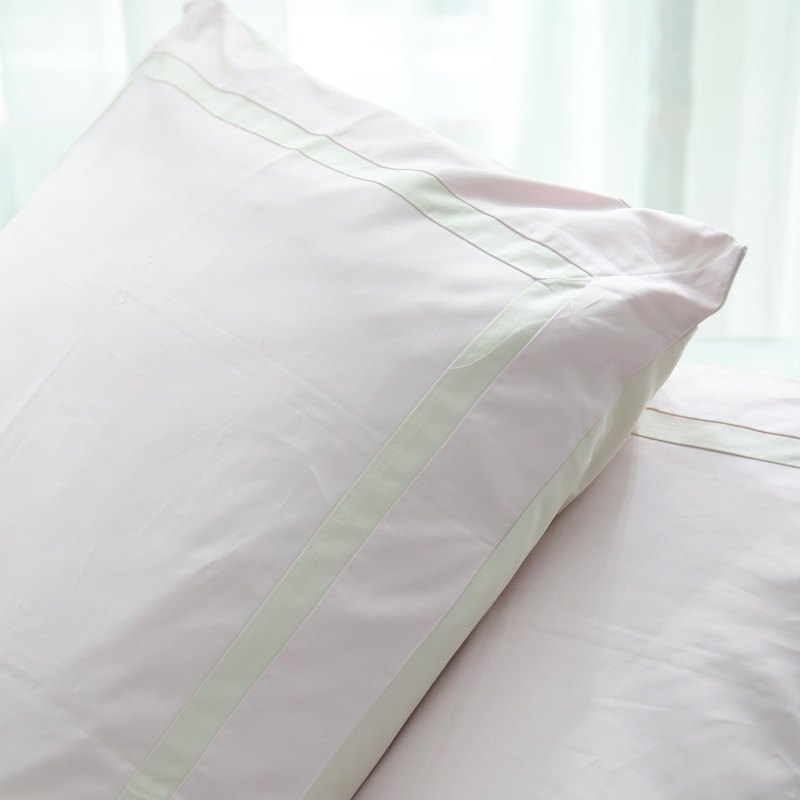 -台灣織造印染裁製 -100%土耳其有機棉(種植時未使用農藥與除草劑) -請以30度C水溫正常清洗，勿浸泡 此屬個人衛生用品，請在購買前確認清楚尺寸與顏色，謝謝您!