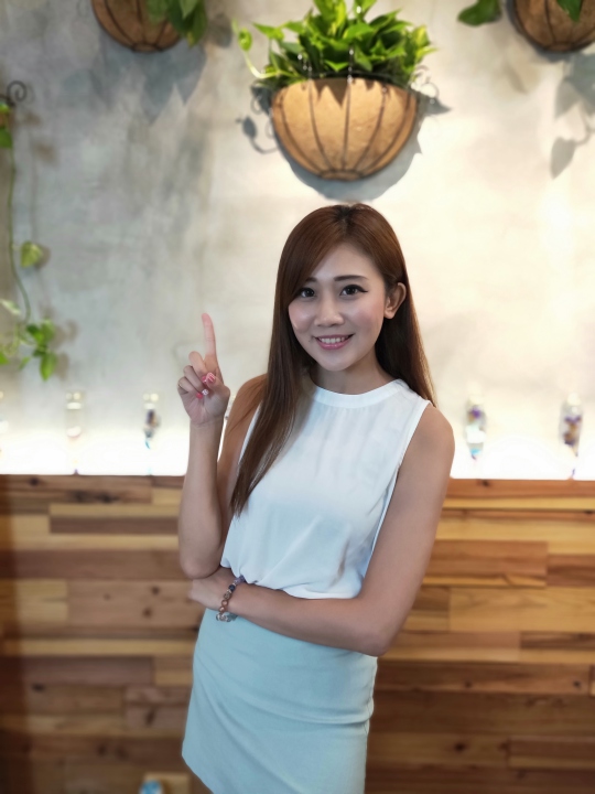 OPPO R17 簡單動手玩，外型更美、AI 自拍變聰明