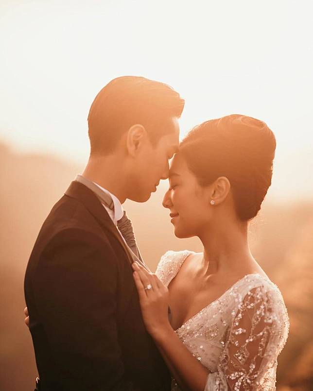 年有喜事 鄭俊弘何雁詩宣布結婚 On Cc 東網 Line Today