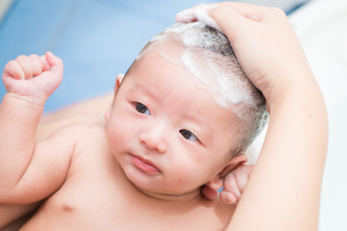 赤ちゃんのおむつ替えのコツと体験談 男の子編