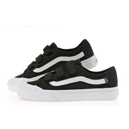 ☆下單后6-9天到貨！！！下單后6-9天到貨！！！下單后6-9天到貨！！！●下標請備註您需要的顏色，謝謝！●全部100%實品拍攝！●海外限定夯貨 售完不再!!! ●因時間問題，沒辦法一直在線回復 請自助下標購買●本店支持：萊爾福 全家 7-11 信用卡支付 銀行轉賬 即可●下單後都是按照蝦皮程序寄出，粉粉們可放心購買！●如有任何疑問，請私訊聊聊，見到第壹時間回復您，謝謝！！全新原廠 鞋盒 讓您送人自用都有面子唷!好東西真的不等人的欲購從速!【36=22.5cm】 【37=23.5cm】 【 38=24cm】 【 39=25cm】【40=25.5cm】【 41=26.5cm】 【 42=27cm】 【 43=28cm 】【44=28.5cm】部分商品可能有線頭/小污點，均屬於正常非瑕疵！個人因素提供退換貨服務<運費需要買家吸收》※測量※商品皆為手工測量，請購買時仔細對比！由於每人測量方式不同有誤差是正常現象！請務必要看清楚再購買尺寸不作為退換貨的標準！※顏色※由於燈光、顯示器偏差及個人理解不同導致可能會有色差、請以實際商品為準新賣場為了就是賺評價，請粉粉們多多支持，給五星好評，下次訂購還會有優惠唷！買家須知：商品寄出而不領收，依照民法184法：因故意或過失不法 侵害他人權益負損和賠償責任以及刑法第355條間接毀損罪超取《全家 7-11 萊爾福》未取貨者一律保留法律追訴權（由於商品存在包材費/物流費等等隱形成本，只要有一次不取貨記錄者，不再進行二次交易 )