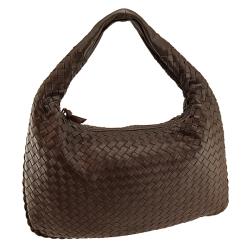 ◎九成新展示品-半價出清|◎|◎品牌:BOTTEGAVENETA/BV品牌定位:國際精品背法:斜背/側背包款:斜背包/側背包顏色:棕色系外層材質:牛皮內層材質:麂皮流行元素:編織適用性別:女生產地:義