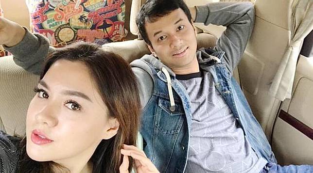 Inikah Pria yang Disebut-sebut Kekasih Vicky Shu?