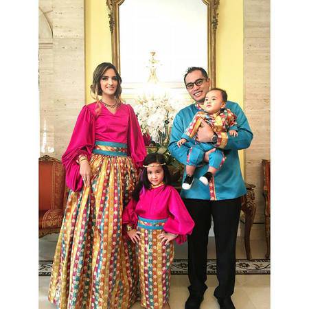 Cantik Cute, Saat Selebritis Kembaran Kaftan Dengan Putri Mereka