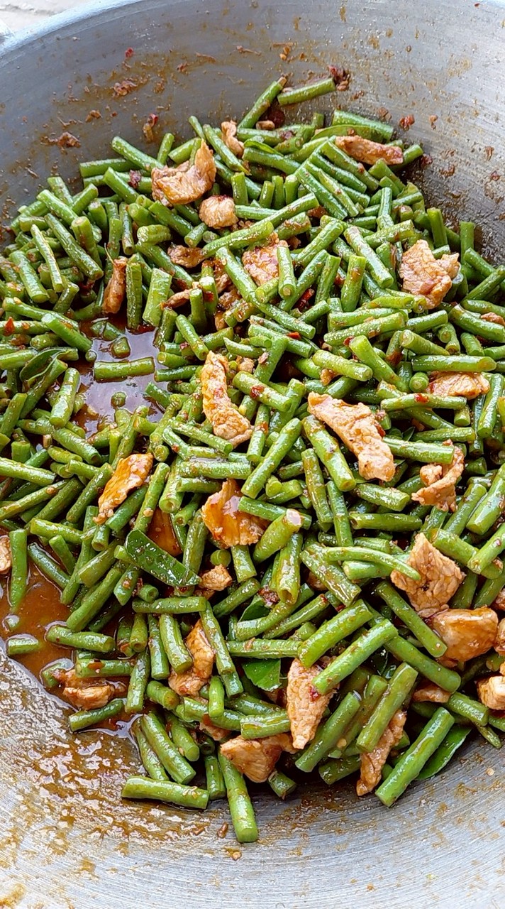 ร้านข้าวแกงบัวบาน