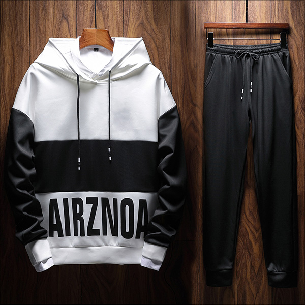 【taiji】引進美．日街頭風格商品，融合時尚、街頭、潮流等元素，賦予顧客豐富多樣化的搭配選擇。