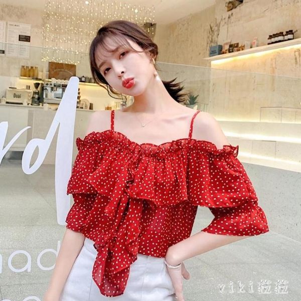 夏2019新款很仙的一字領露肩雪紡衫短袖木耳邊波點吊帶娃娃衫上衣LZ2688【VIKI菈菈】
