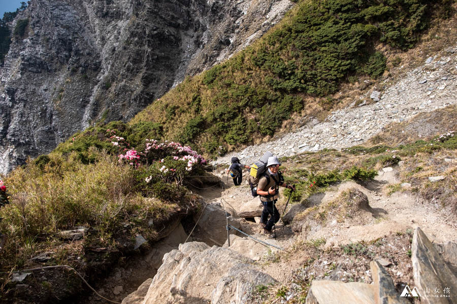 山女孩MelissaxMao冒險生活_奇萊主北_奇萊北峰主峰三天兩夜登山紀錄-69.jpg