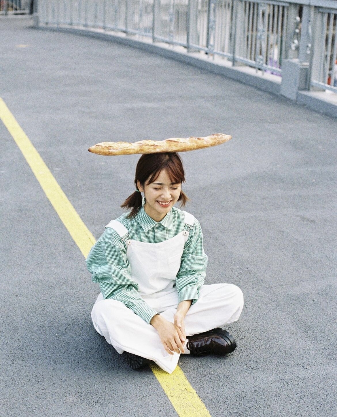 「沈月」的元氣少女感拍照教學：跟著沈月拍出自然又上鏡的美照！