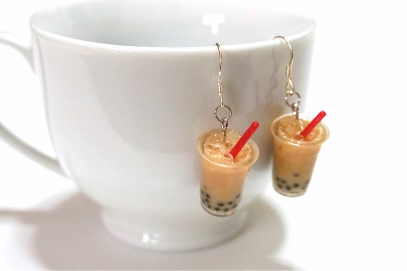 停留在美味一瞬間的仿真食物夾耳環，為各位吃貸提供元氣!