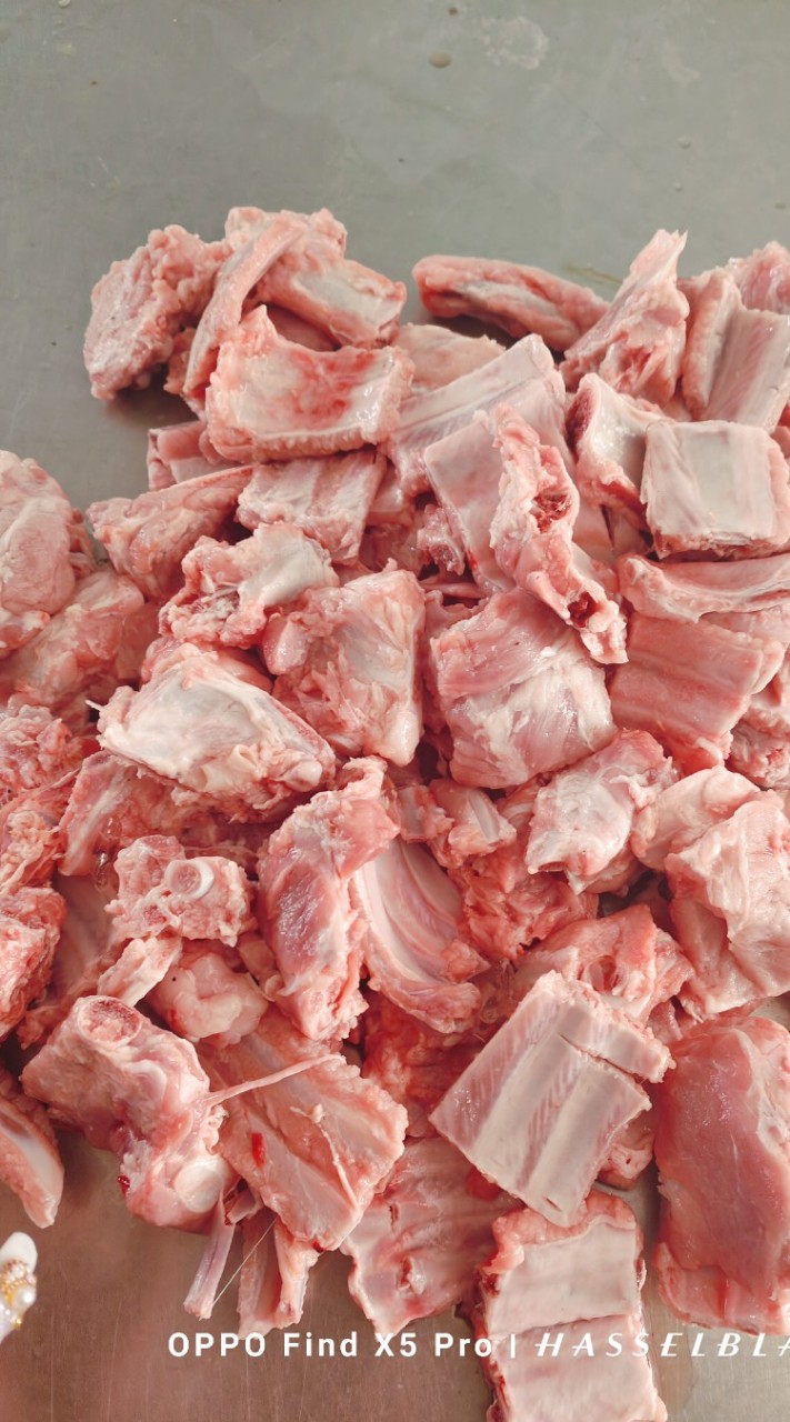 นู๋เล็ก หมูสด