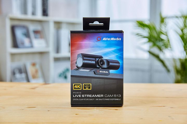 AVerMedia Live Streamer CAM 513 的彩盒設計，突出了 4K 以及廣角的特點。