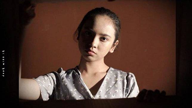 Lirik Lagu Dan Chord Pesan Terakhir Lyodra Genggam Tanganku Sayang Dekat Denganku Peluk Diriku Tribunnews Com Line Today