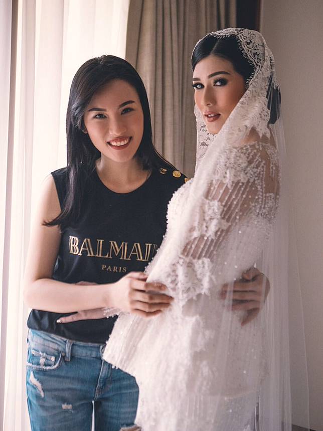 Ini Perancang Baju Pengantin Stevi Agnecya Yang Jadi Kontroversi