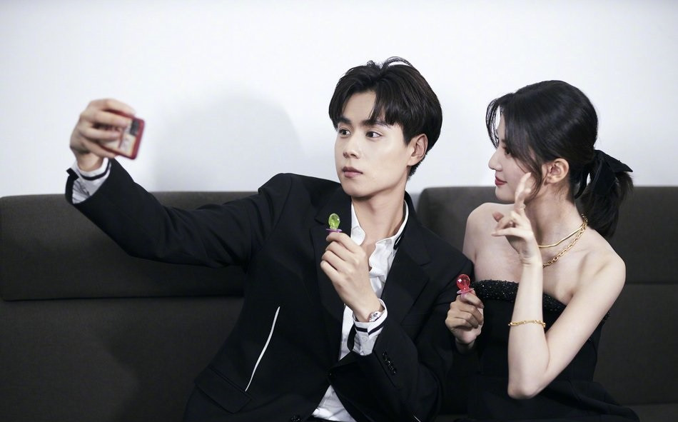 戲外也超甜的「陸劇CP」3：胡一天&喬欣《小風暴之時間的玫瑰》