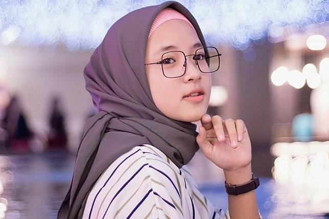 Featured image of post Background Mentahan Wanita Cantik Berhijab