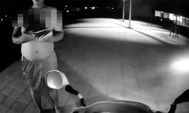 噁男對女店員尻尻 假讀佛經真洩淫慾