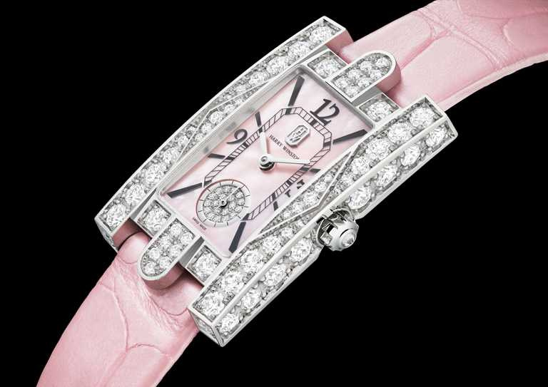 HARRY WINSTON「Avenue Classic第五大道」系列「Aurora Pink」粉紅腕錶╱1,460,000元。（圖╱HARRY WINSTON提供）