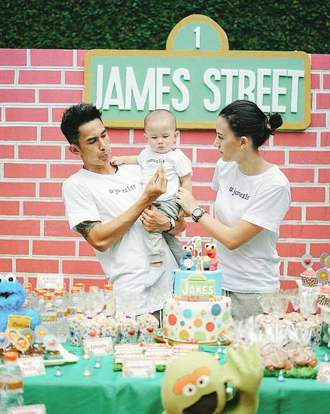 Menikah Muda, Ini 10 Bukti Bahagia Dahlia Poland & Fandy 