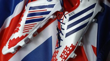 新聞速報 / MIADIDAS PREDATOR LETHAL ZONE CLEATS ：獻給足球場上的金童